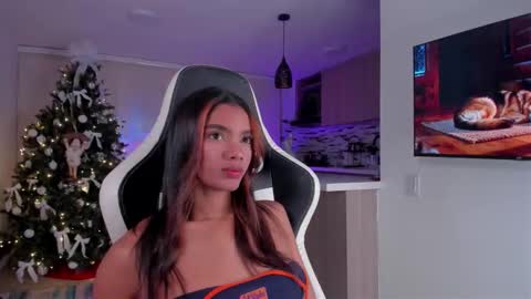 Snapshot of lia_girl2 chatting on 01-13-26, 02:17 Lia online show from 01-13-26, 02:17