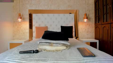 Lia online show from 03-26-26, 05:24