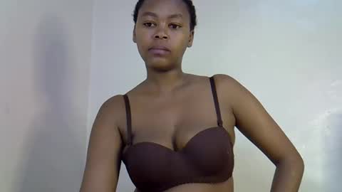 lia online show from 09-30-25, 02:27