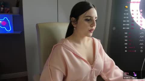 Snapshot of lia_lil chatting on 10-04-25, 01:42 Lia online show from 10-04-25, 01:42