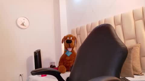 lia_mariana online show from 09-16-25, 06:20