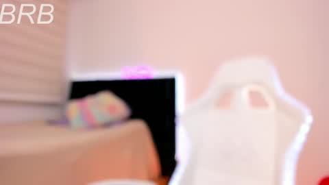 Little Queen Lia  online show from 03-10-25, 01:45