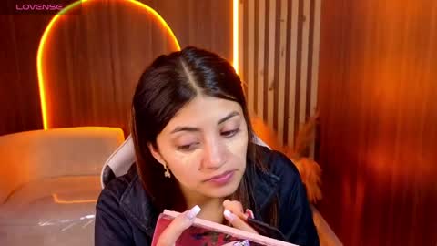 Online 1400 - 2100 online show from 04-19-26, 02:55