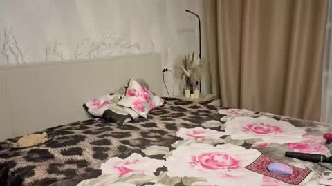 lia_reyn online show from 02-15-26, 02:19