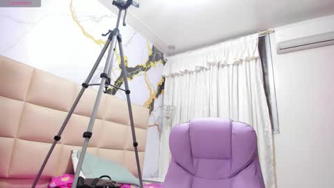 Lia online show from 02-20-26, 12:16