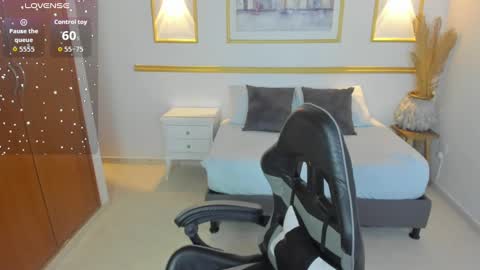 Lia  online show from 09-24-25, 02:15