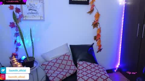 Snapshot of lia_smith87 chatting on 03-18-26, 03:37 Laura online show from 03-18-26, 03:37