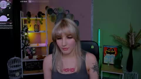 Snapshot of lia_sunset chatting on 09-29-25, 07:40 Lia online show from 09-29-25, 07:40