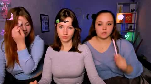 Snapshot of lia_sunset chatting on 10-06-25, 07:11 Lia online show from 10-06-25, 07:11