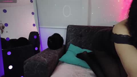 Snapshot of lia_tinez chatting on 09-19-25, 11:49 Lia online show from 09-19-25, 11:49