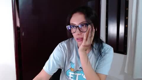 Snapshot of liaa_cute_ chatting on 02-14-25, 05:19 lia online show from 02-14-25, 05:19