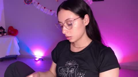 Snapshot of liaa_cute_ chatting on 04-07-26, 02:23 lia online show from 04-07-26, 02:23