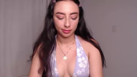Snapshot of liaa_cute_ chatting on 04-21-26, 09:28 lia online show from 04-21-26, 09:28