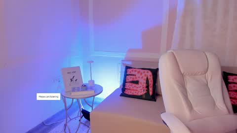 Snapshot of liaamoon_ chatting on 02-12-26, 12:11 Lia online show from 02-12-26, 12:11