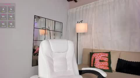 Lia online show from 06-18-26, 12:20