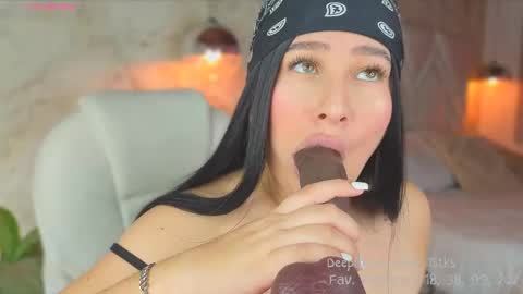 Lia Cox online show from 02-28-25, 05:37