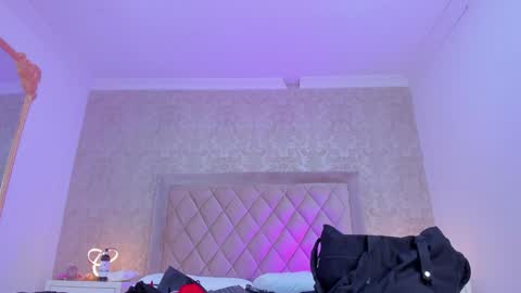 Lia online show from 01-15-25, 08:58