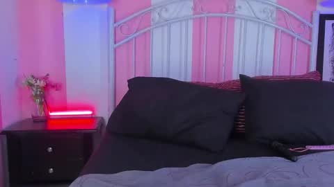 ---Liah--- online show from 10-16-25, 09:49