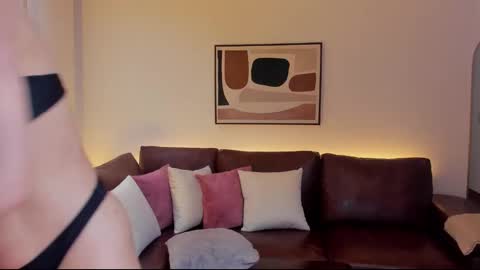 Snapshot of liahjhons chatting on 10-11-25, 01:27 Liah online show from 10-11-25, 01:27