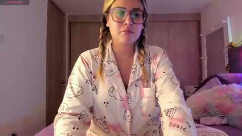 Lia  online show from 07-19-26, 03:54