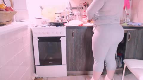 Snapshot of liahsofty chatting on 12-13-24, 06:05 miss Lia colection for travel online show from 12-13-24, 06:05