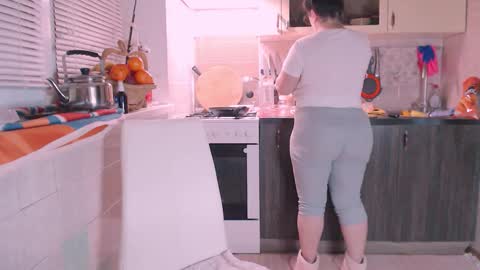 Snapshot of liahsofty chatting on 12-19-24, 07:18 miss Lia colection for travel online show from 12-19-24, 07:18