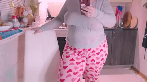 Snapshot of liahsofty chatting on 12-31-24, 05:51 miss Lia colection for travel online show from 12-31-24, 05:51