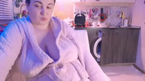 Snapshot of liahsofty chatting on 02-03-25, 12:04 miss Lia colection for travel online show from 02-03-25, 12:04