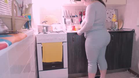 Snapshot of liahsofty chatting on 02-26-25, 04:45 miss Lia colection for travel online show from 02-26-25, 04:45