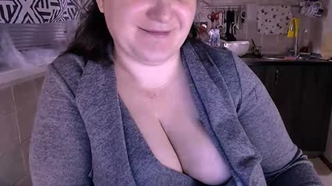 Snapshot of liahsofty chatting on 10-22-25, 03:40 miss Lia colection for travel online show from 10-22-25, 03:40