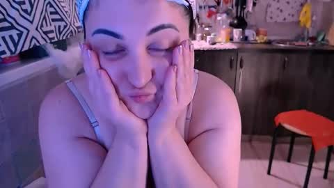 Snapshot of liahsofty chatting on 11-02-25, 11:51 miss Lia colection for travel online show from 11-02-25, 11:51