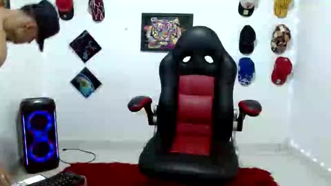 Snapshot of liam_andres12 chatting on 02-13-26, 10:50 Andres online show from 02-13-26, 10:50