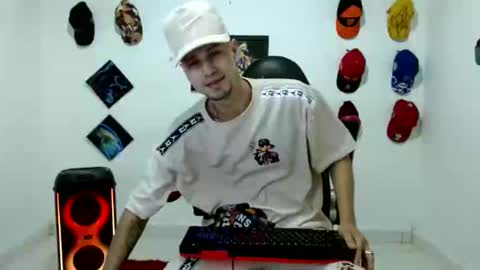 Snapshot of liam_andres12 chatting on 03-06-26, 11:23 Andres online show from 03-06-26, 11:23