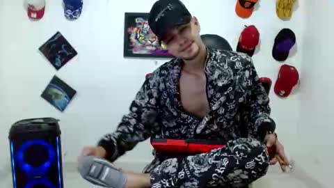 Snapshot of liam_andres12 chatting on 03-19-26, 10:47 Andres online show from 03-19-26, 10:47