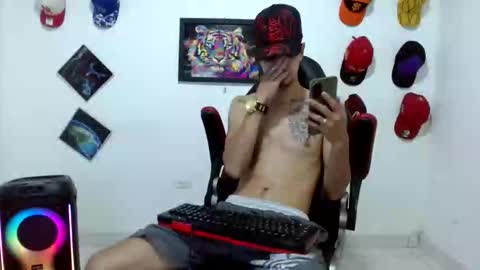 Snapshot of liam_andres12 chatting on 03-20-26, 11:20 Andres online show from 03-20-26, 11:20