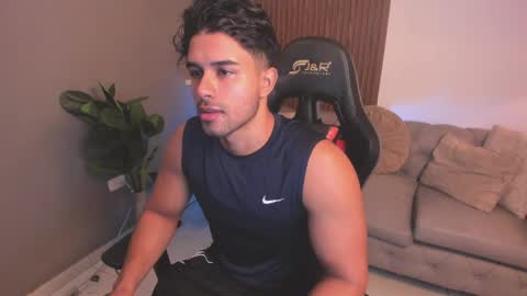 Snapshot of liam_colliins chatting on 05-05-26, 11:51 Liam Collins online show from 05-05-26, 11:51