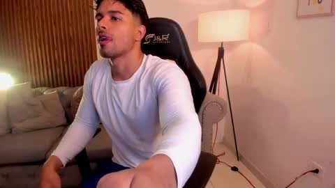 Snapshot of liam_colliins chatting on 05-12-26, 12:13 Liam Collins online show from 05-12-26, 12:13