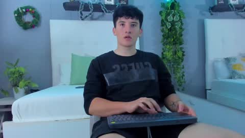 liam_conorr online show from 12-21-24, 12:49