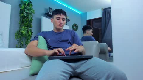 liam_conorr online show from 12-27-24, 12:34