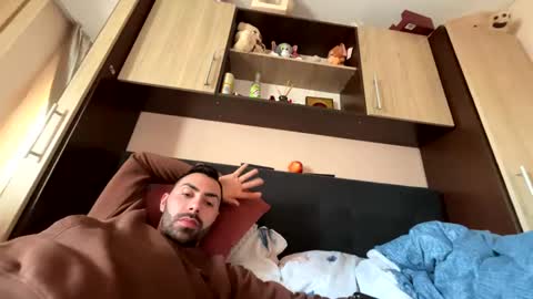 Snapshot of liam_daniel chatting on 02-21-25, 09:34 Liam online show from 02-21-25, 09:34
