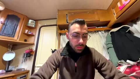 Snapshot of liam_daniel chatting on 03-01-25, 01:18 Liam online show from 03-01-25, 01:18