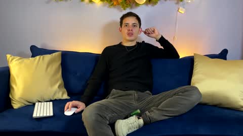 Liam online show from 01-07-25, 12:45