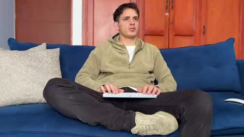 Snapshot of liam_enzho chatting on 04-18-26, 03:05 Liam online show from 04-18-26, 03:05