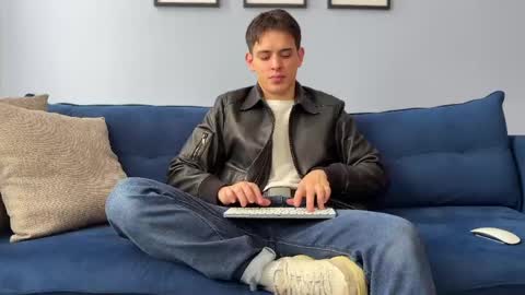 Snapshot of liam_enzho chatting on 04-20-26, 03:59 Liam online show from 04-20-26, 03:59