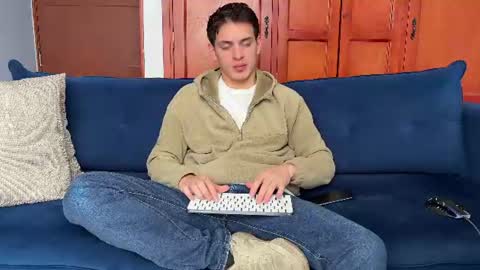 Liam online show from 06-23-26, 01:42