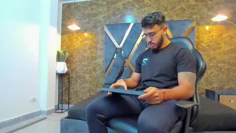 LIAM KLEIN online show from 09-10-25, 11:10