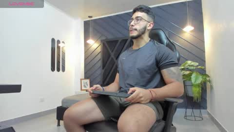 LIAM KLEIN online show from 10-18-25, 11:11