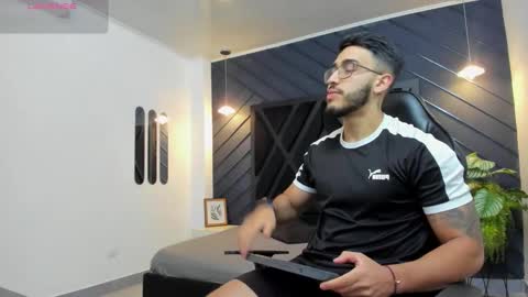 LIAM KLEIN online show from 10-21-25, 11:11