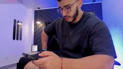 LIAM KLEIN online show from 11-30-25, 01:48