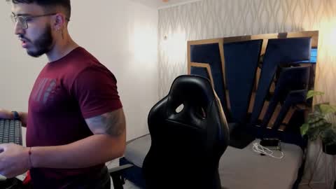 LIAM KLEIN online show from 12-03-25, 11:19